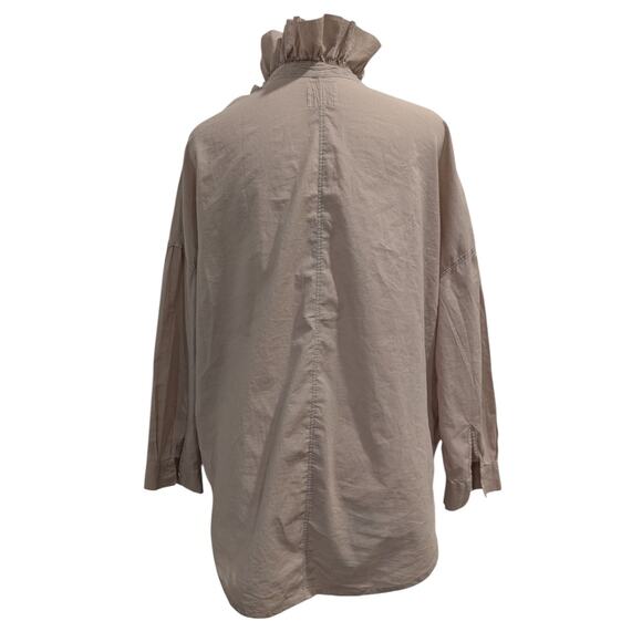 A Shirt Thing Ruffle Neck Curved Hemline Penelope Cabo Top P/S - Picture 5 of 15